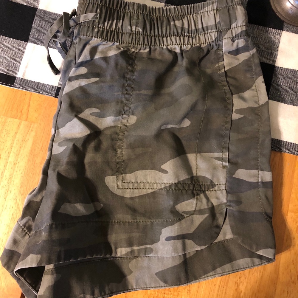 High waisted camo shorts